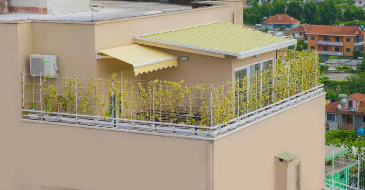Modern Furnished Apartment With View Тирана Екстериор снимка